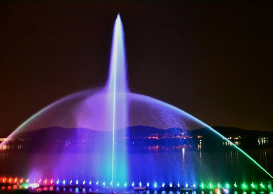 陕西喷泉公司:<b>大型湖内音乐喷泉设计安装</b>