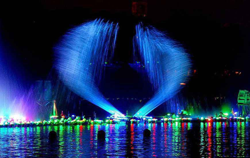大型湖内音乐喷泉设计安装