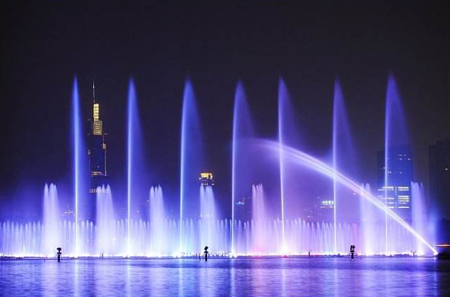 陕西喷泉公司:<b>大型水景灯光音乐喷泉设计施工</b>