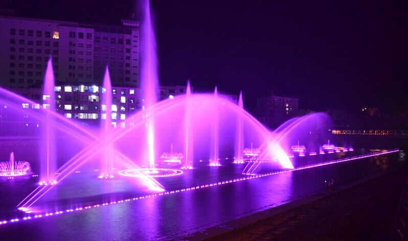 陕西喷泉公司:<b>广场音乐喷泉设计施工</b>