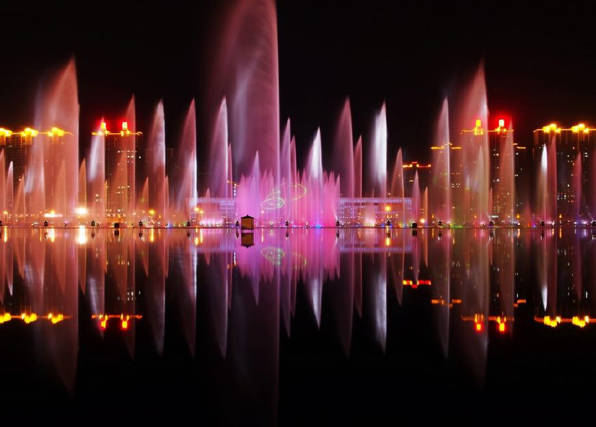 陕西喷泉公司:<b>湖面音乐喷设计水舞水秀</b>