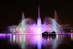 陕西喷泉公司:景区湖面大型音乐喷泉