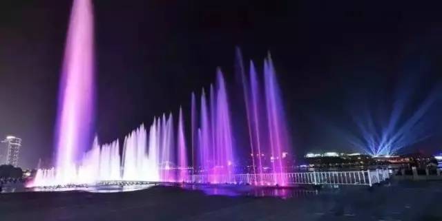 万州大桥溪音乐喷泉