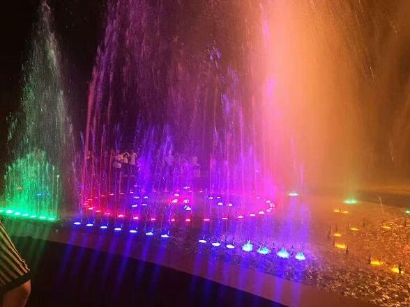 南湖公园大型音乐喷泉