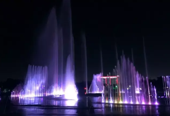 漂浮式喷泉